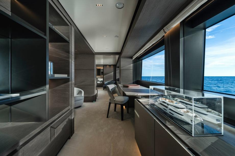 yacht Custom Line Navetta 42