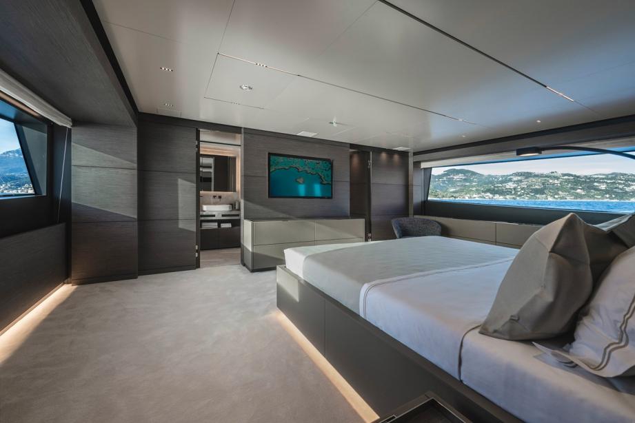 yacht Custom Line Navetta 42