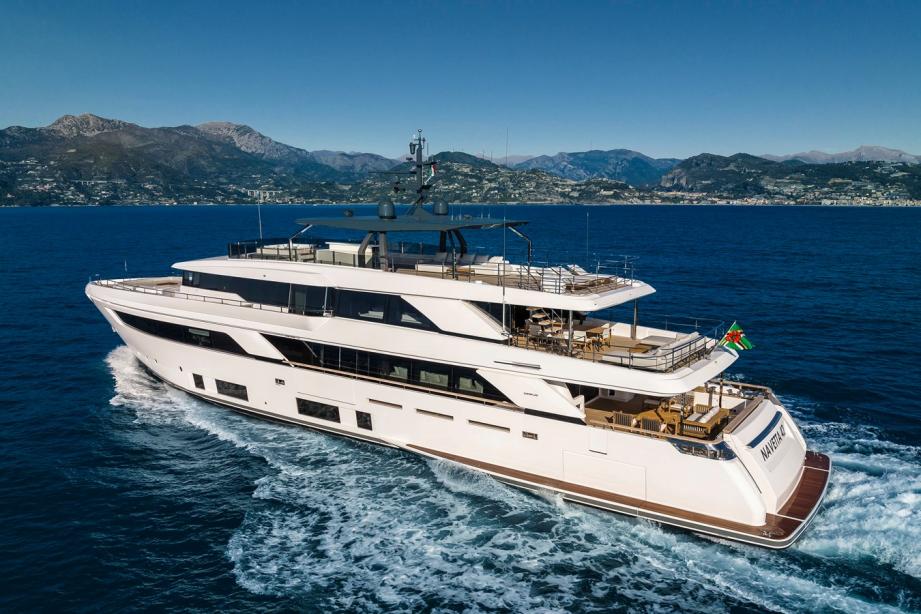 yacht Custom Line Navetta 42