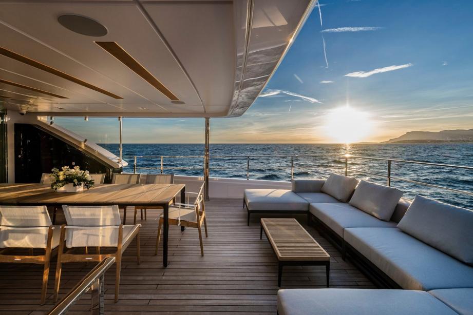 yacht Custom Line Navetta 42