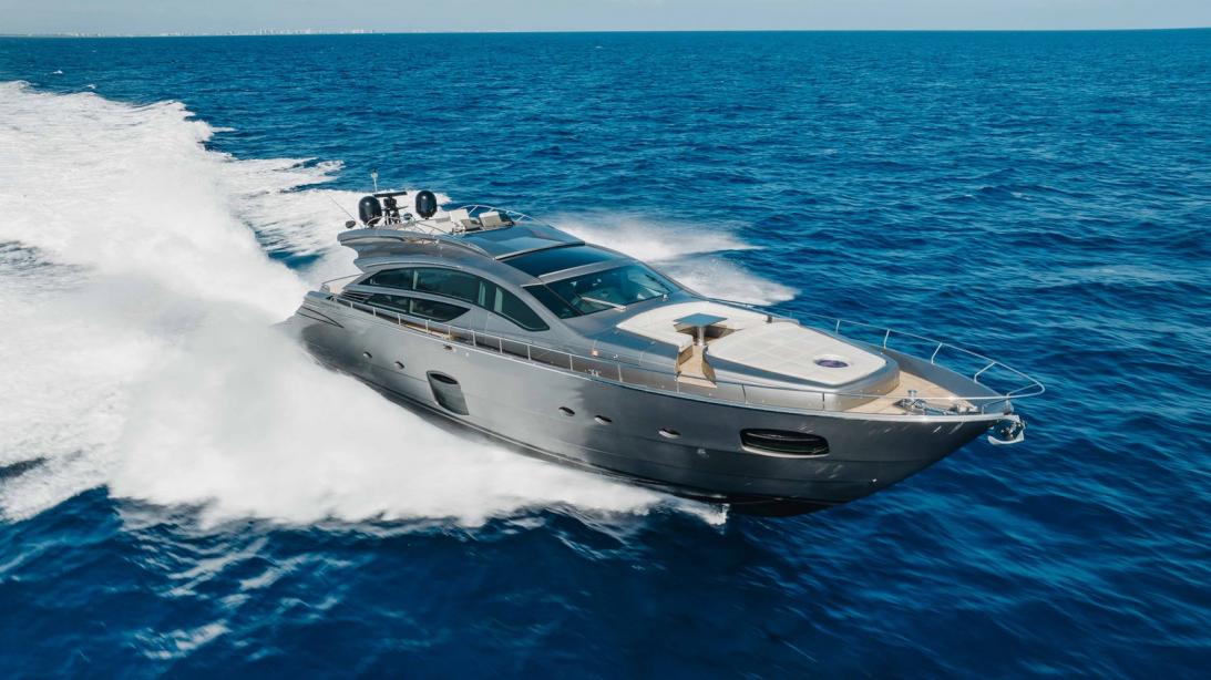 yacht African Wild Dog