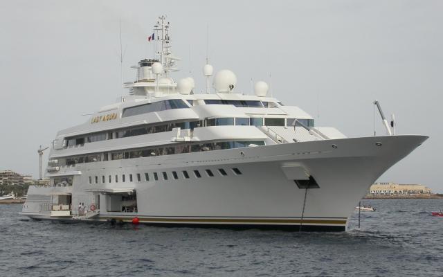 yacht Lady Moura