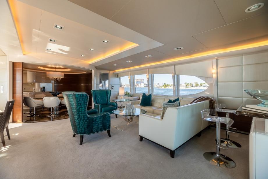 yacht Grandeur