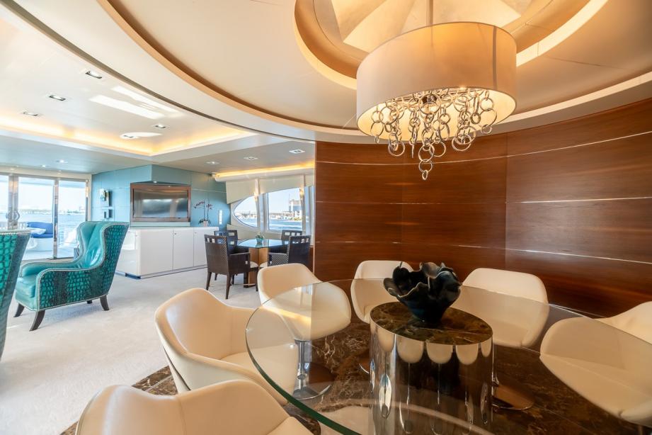 yacht Grandeur