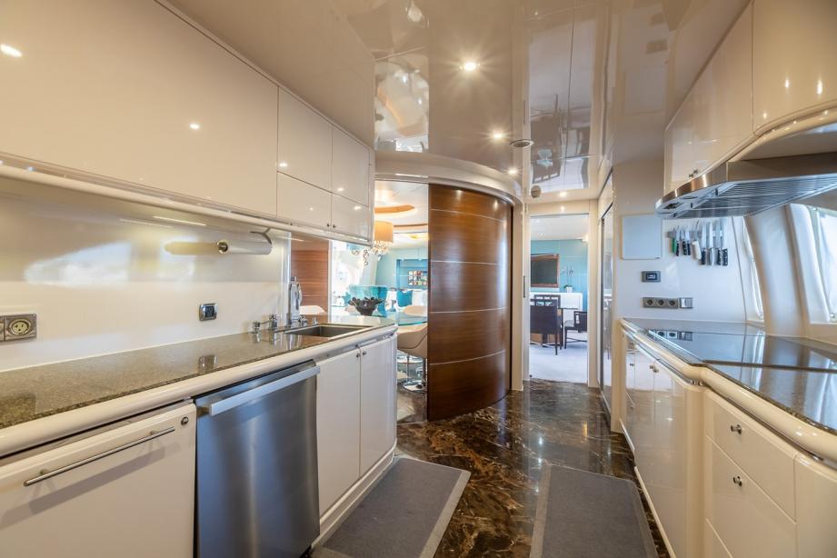 yacht Grandeur