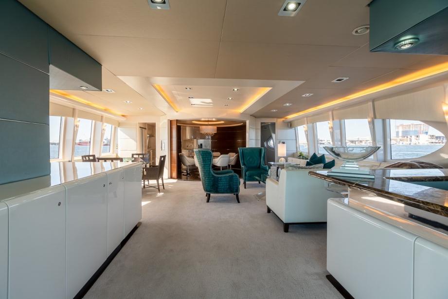 yacht Grandeur