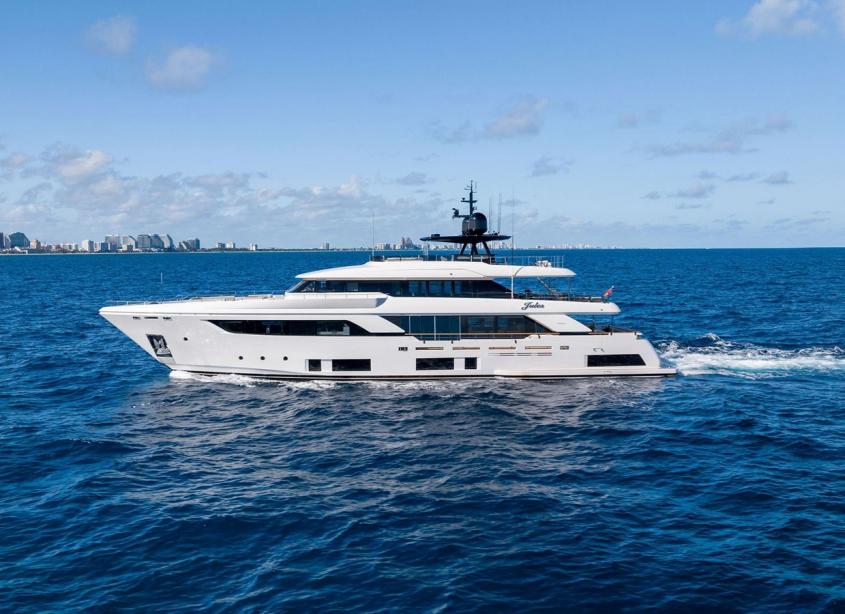 yacht Tito El Patron