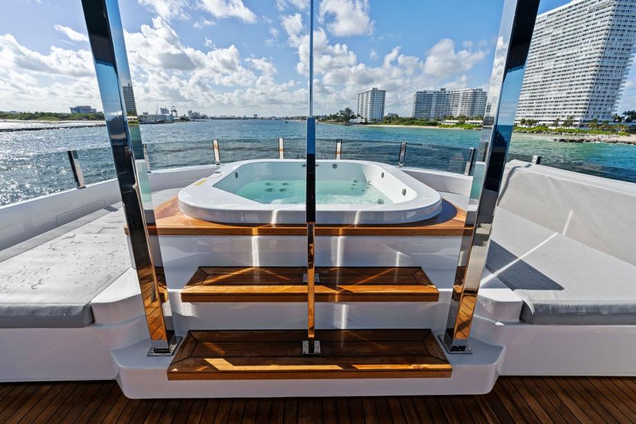 yacht Tito El Patron