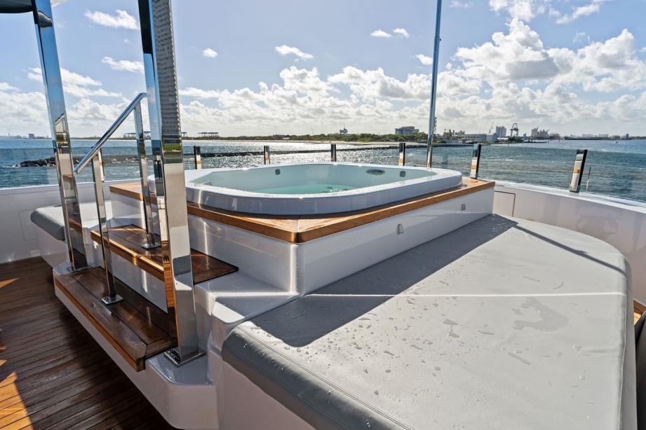 yacht Tito El Patron