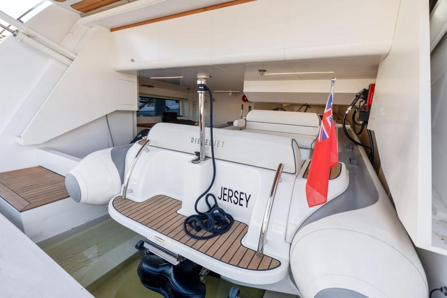 yacht Tito El Patron