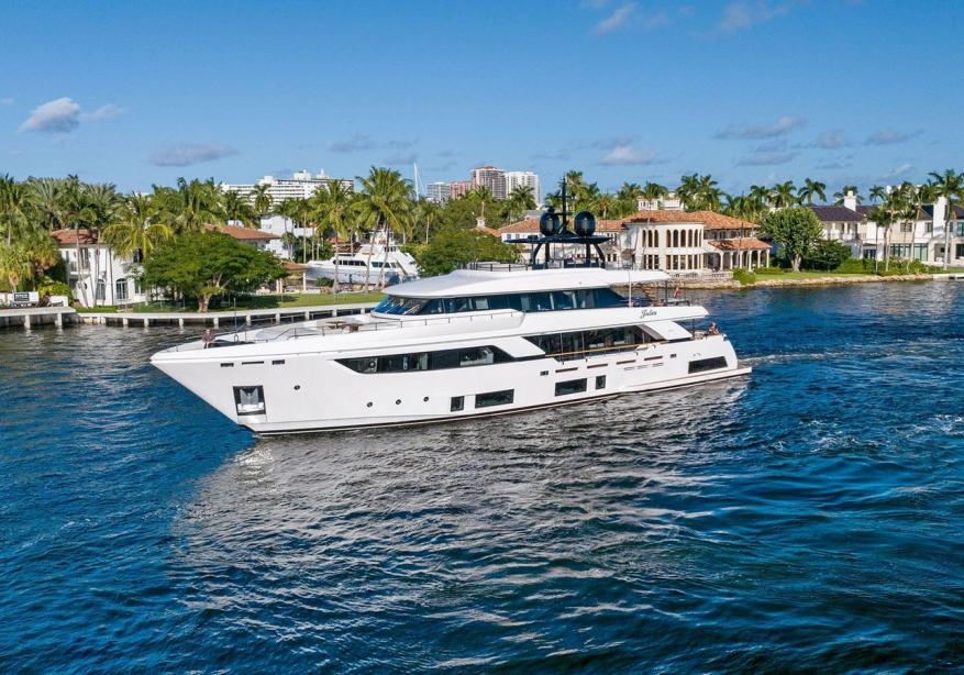 yacht Tito El Patron