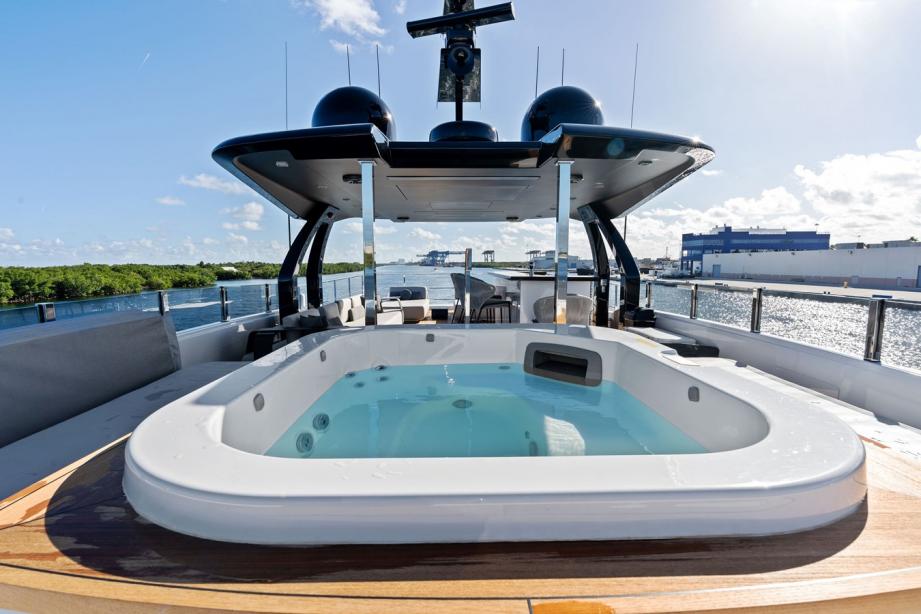 yacht Tito El Patron