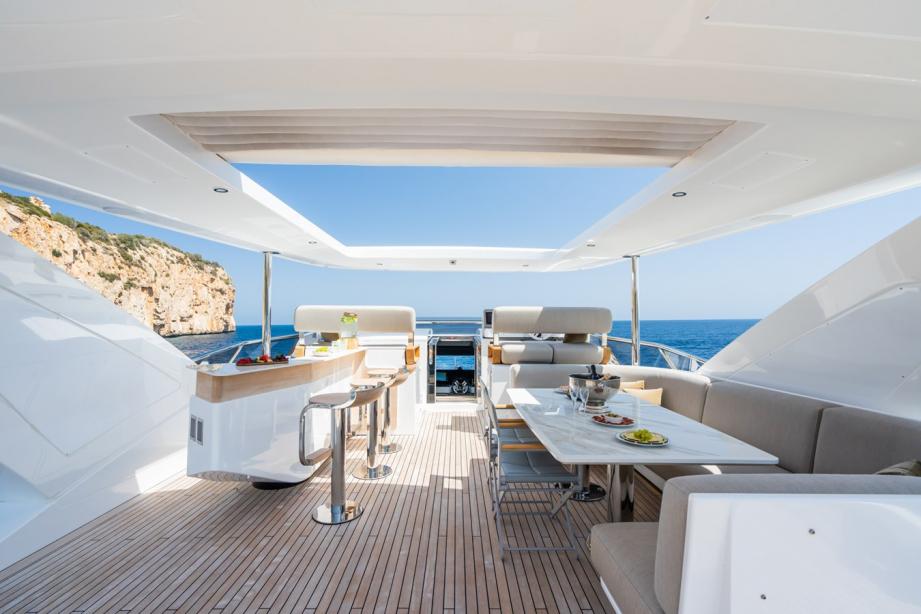 yacht Aria