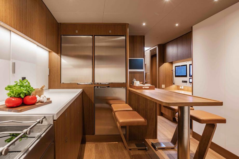 yacht Honey Ryder