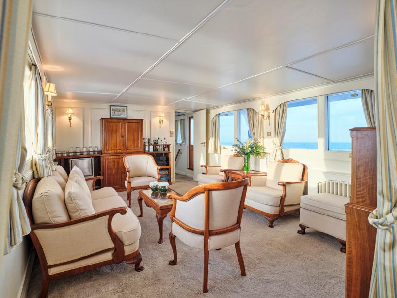 yacht Midnight Sun