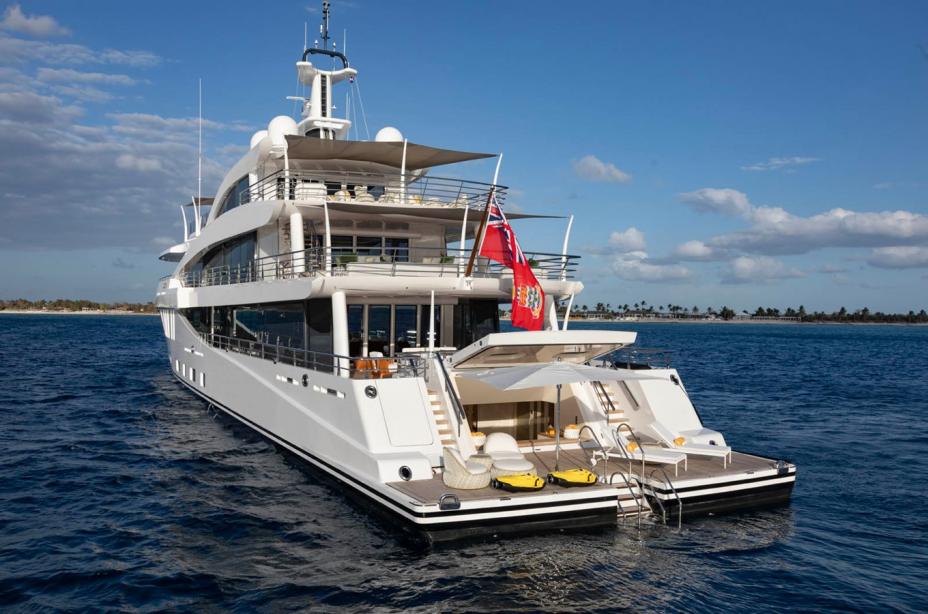 yacht Moonstone