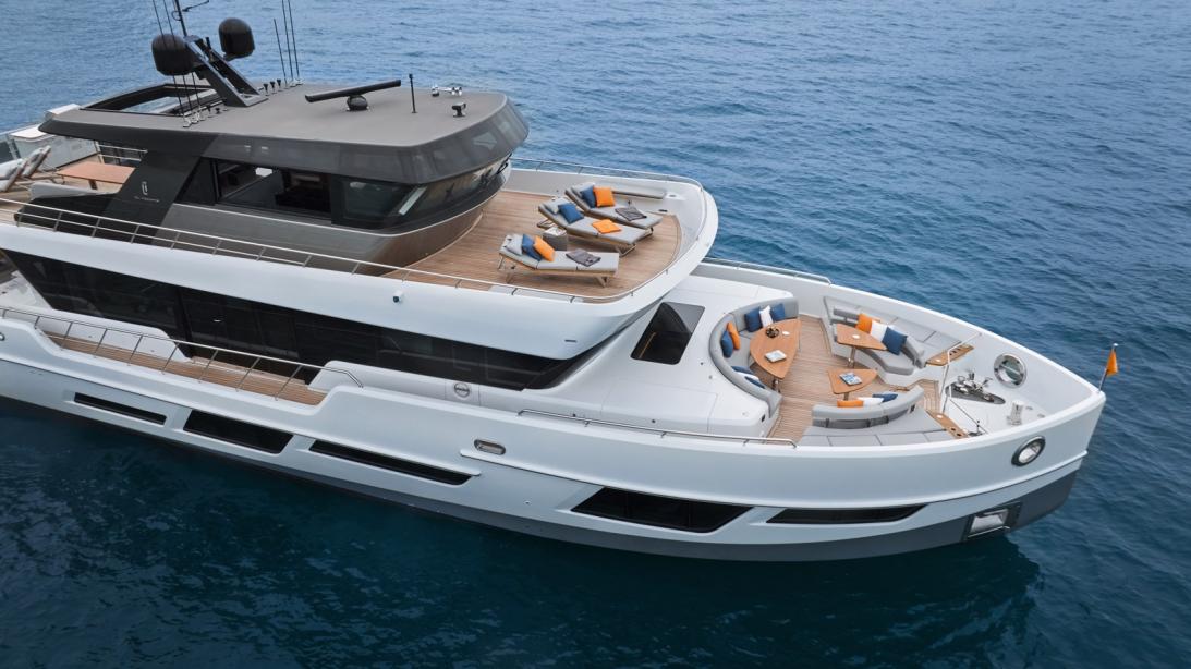 yacht CLX96