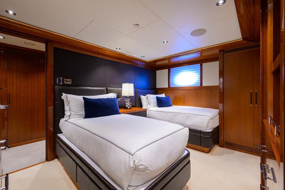 yacht Neenah