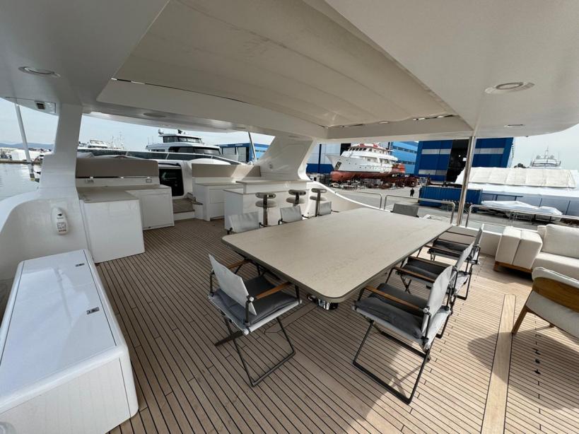 yacht Serendipity