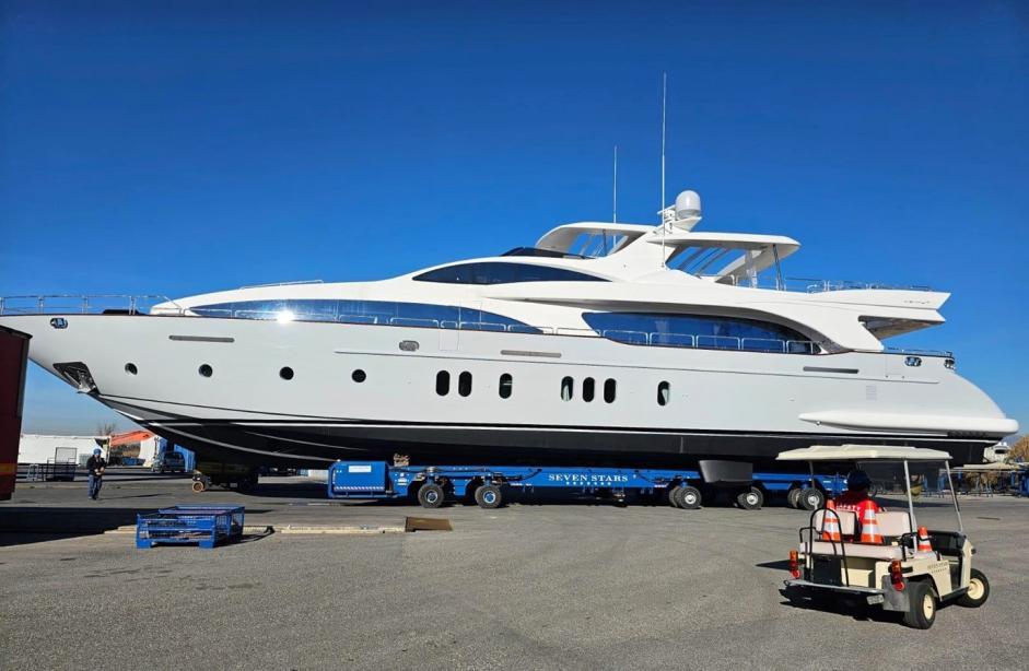 yacht Serendipity