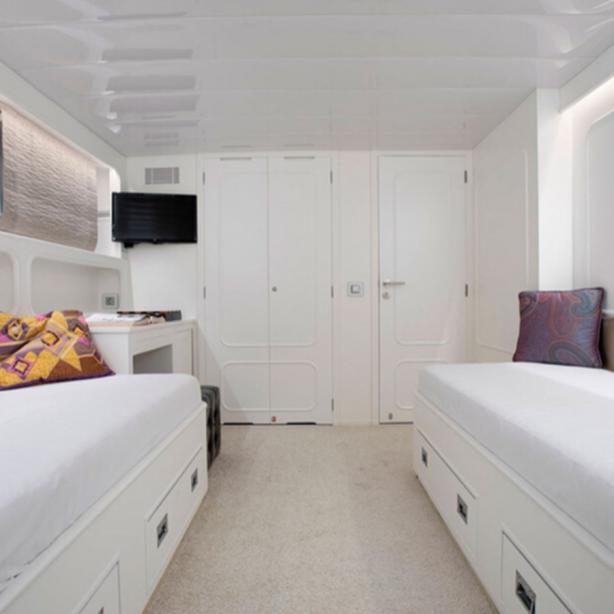 yacht Ra
