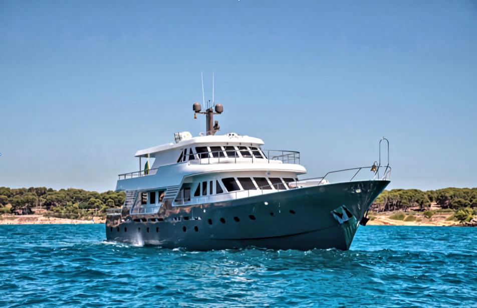 yacht Ra