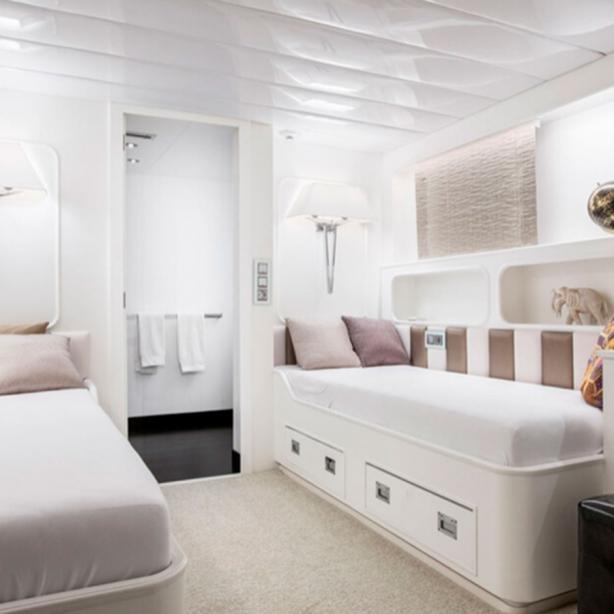 yacht Ra
