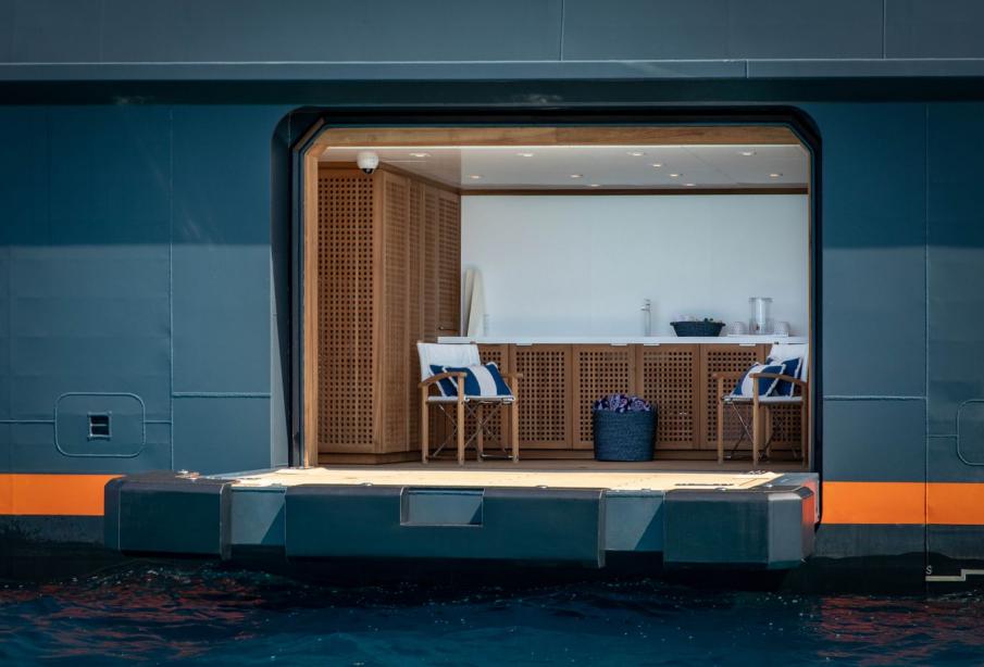 yacht Hodor
