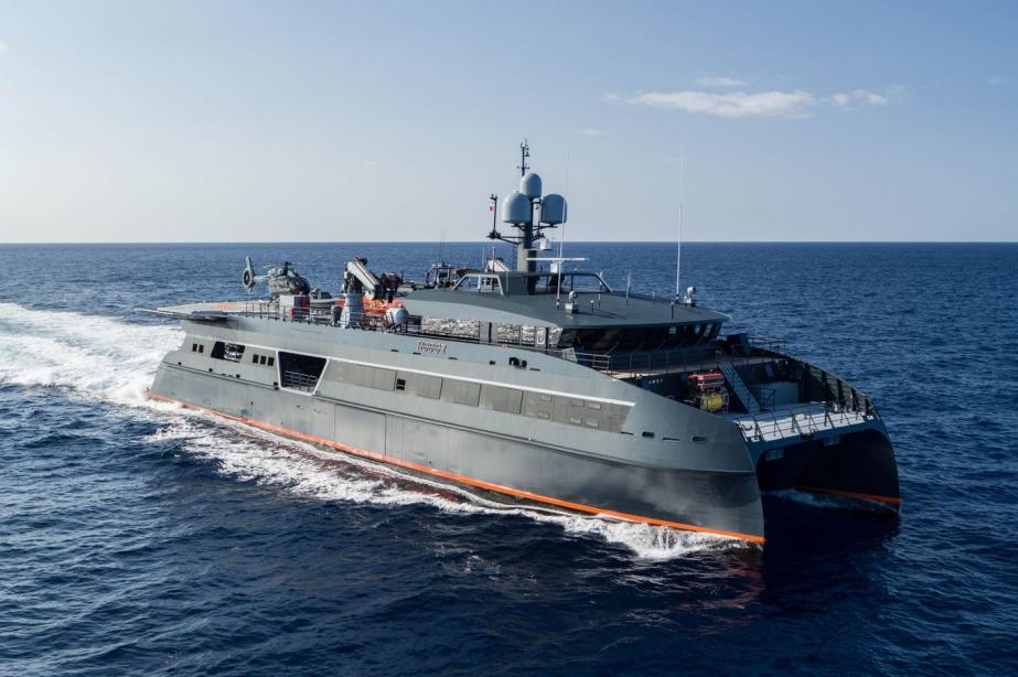 yacht Hodor