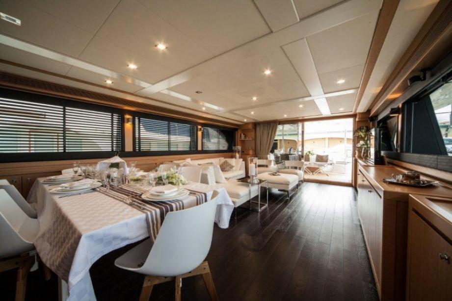 yacht Custom Line Navetta 26