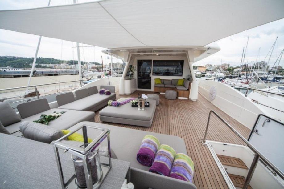 yacht Custom Line Navetta 26