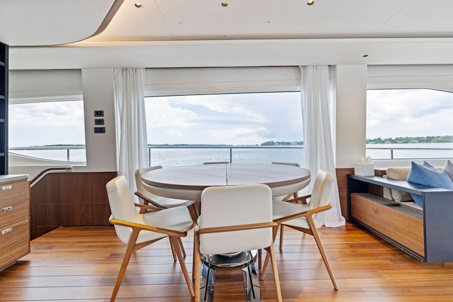 yacht Raw Bar