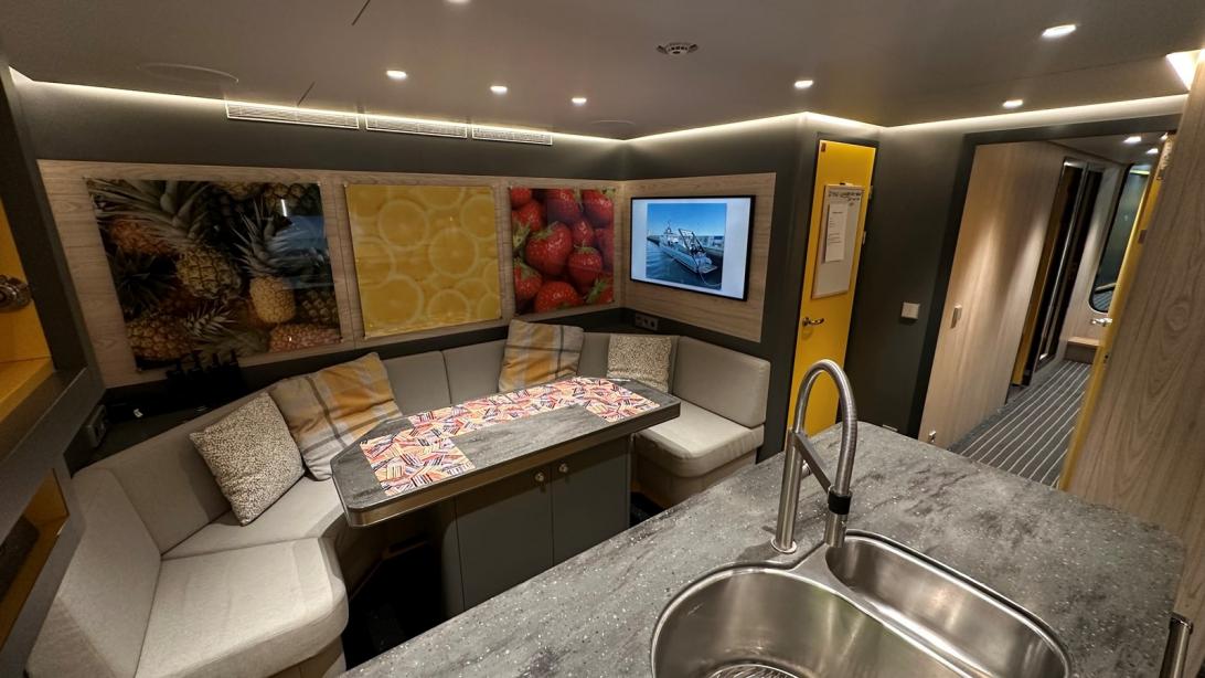 yacht No Destination