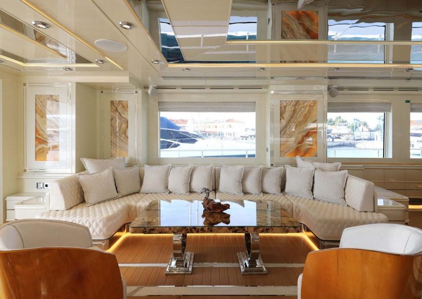 yacht Domenika