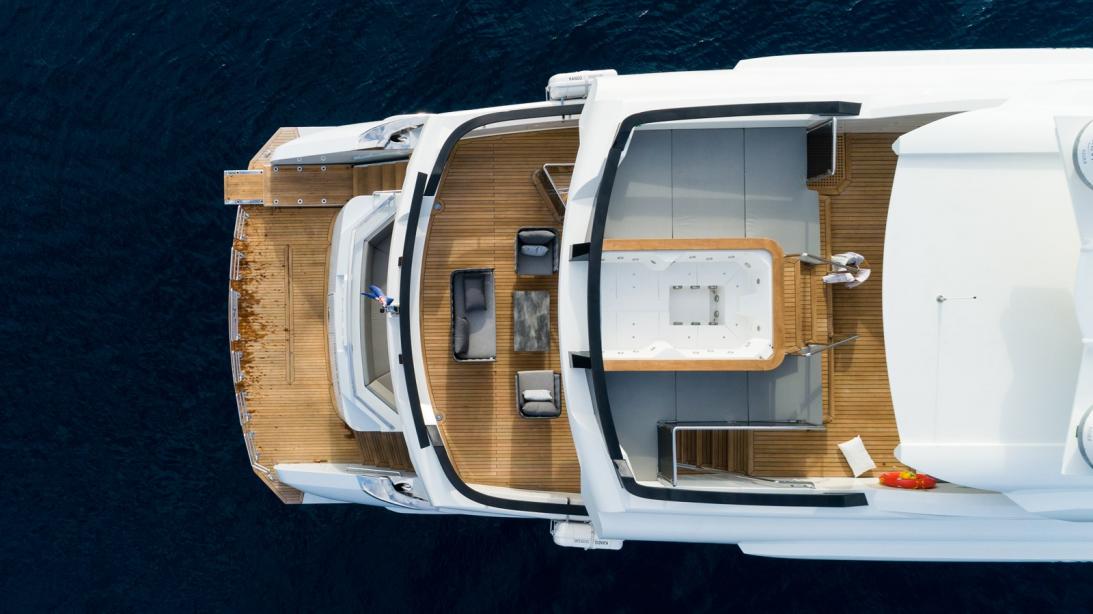 yacht Lady Caroline