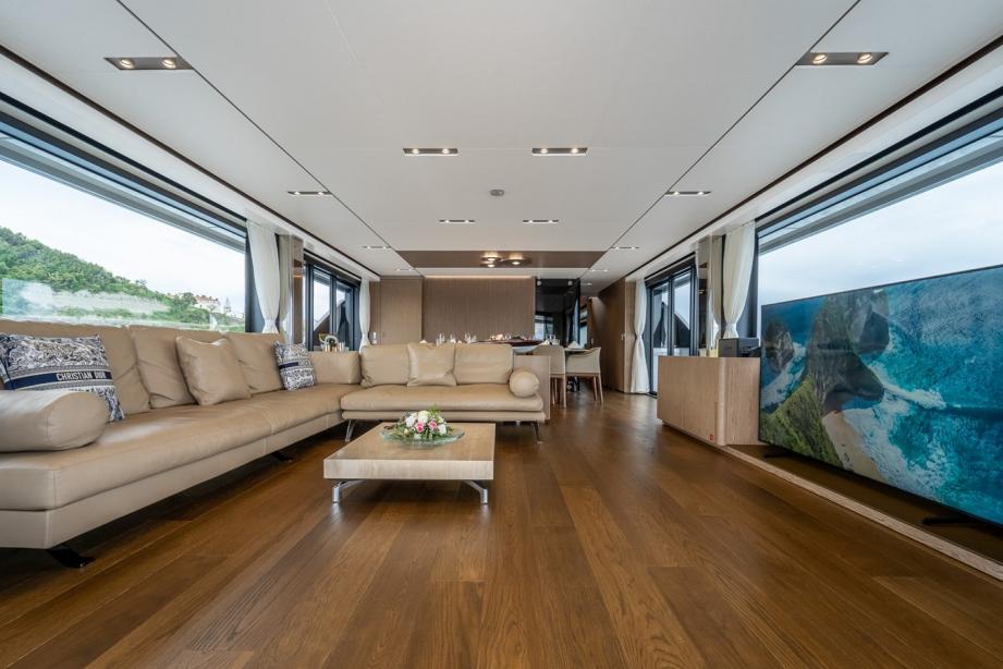 yacht Isotta