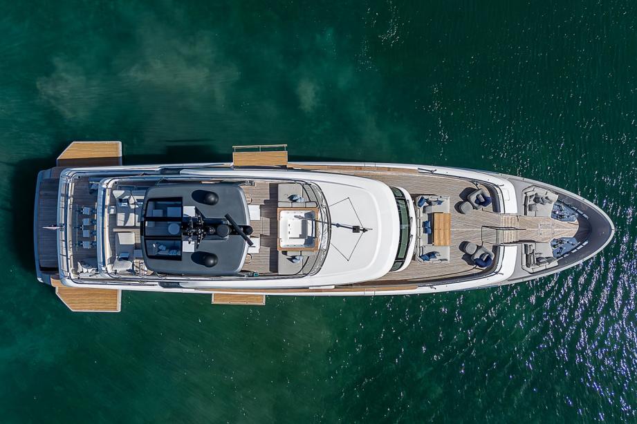 yacht The Wolf
