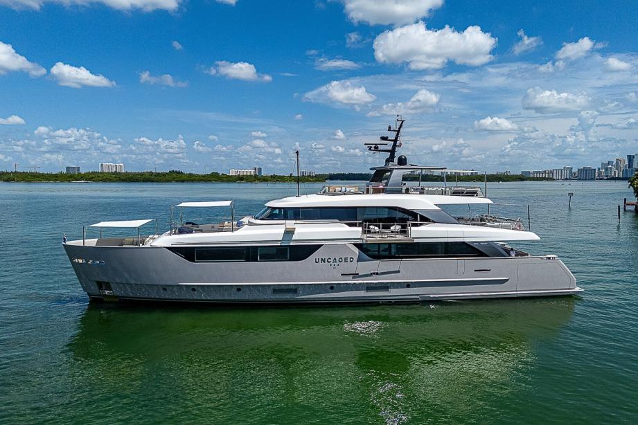 yacht The Wolf