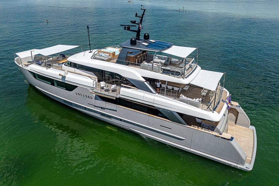 yacht The Wolf