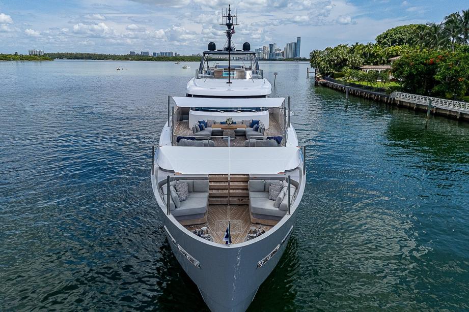 yacht The Wolf