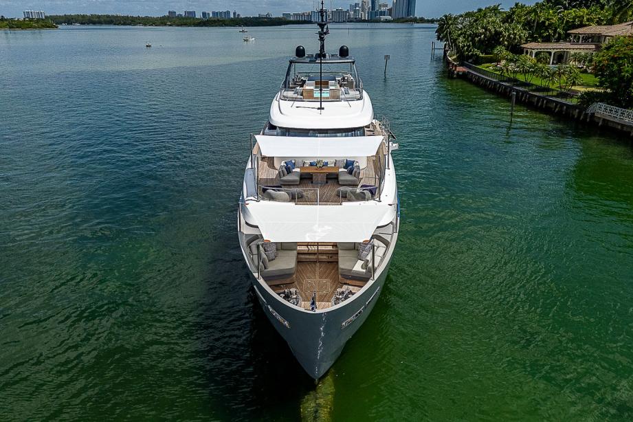yacht The Wolf