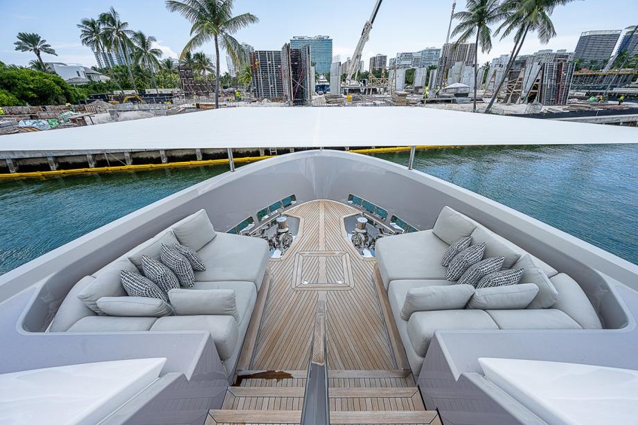 yacht The Wolf