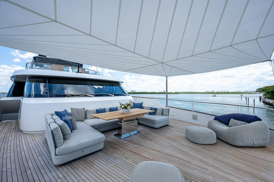 yacht The Wolf