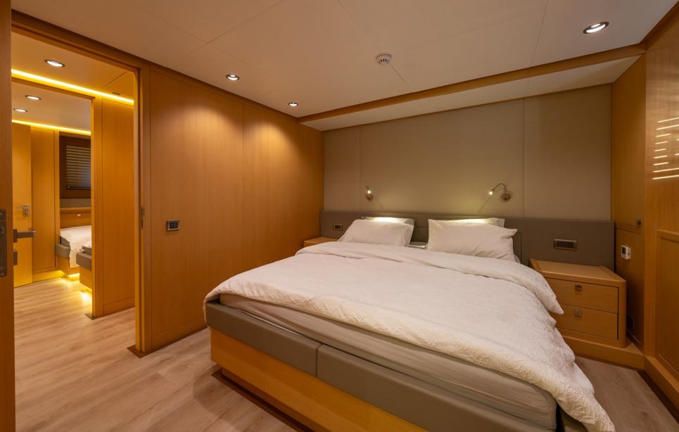 yacht Jasmina III