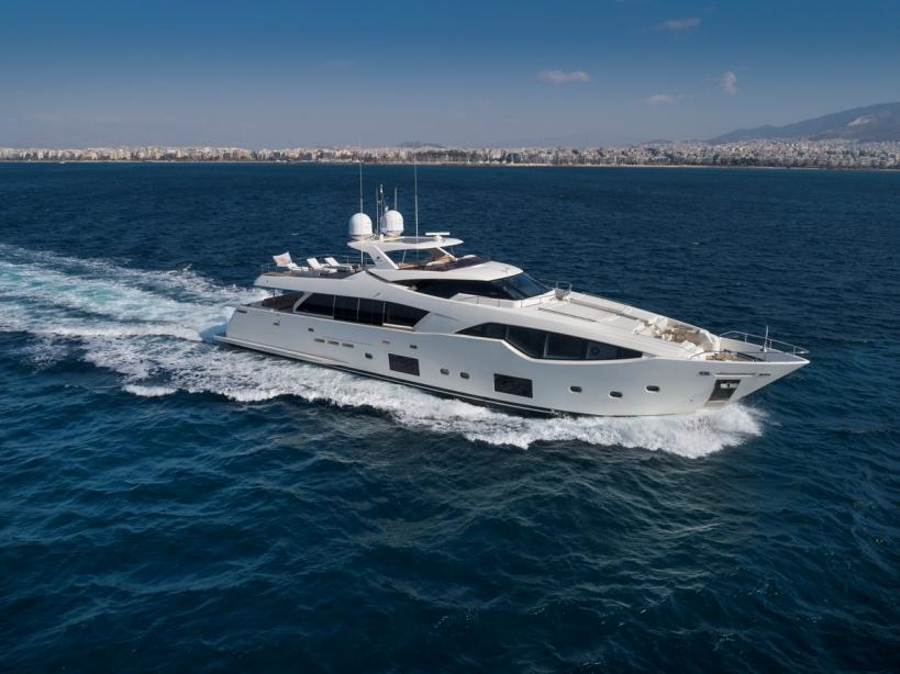 yacht Lady Dorothea