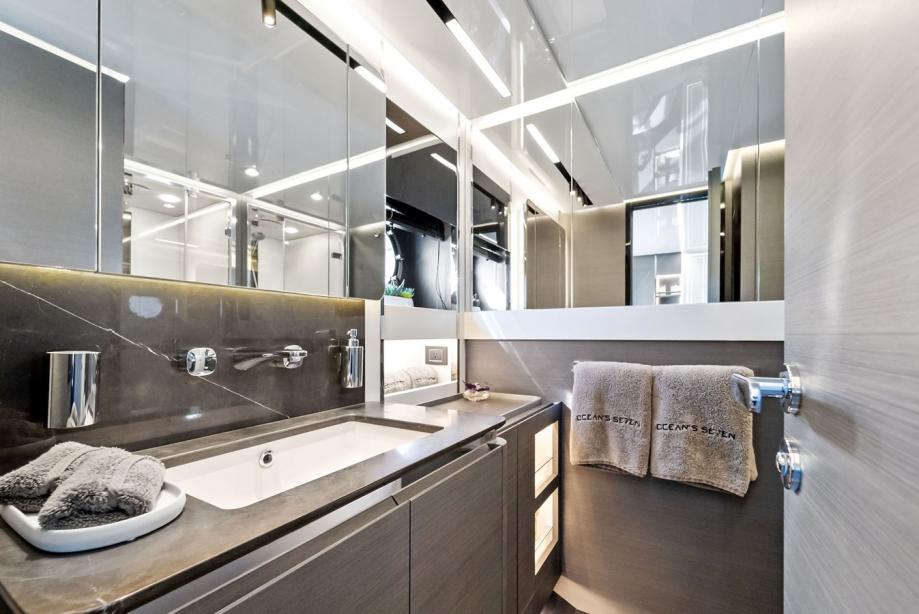 yacht Ocean's Se7en