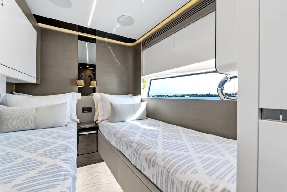 yacht Ocean's Se7en