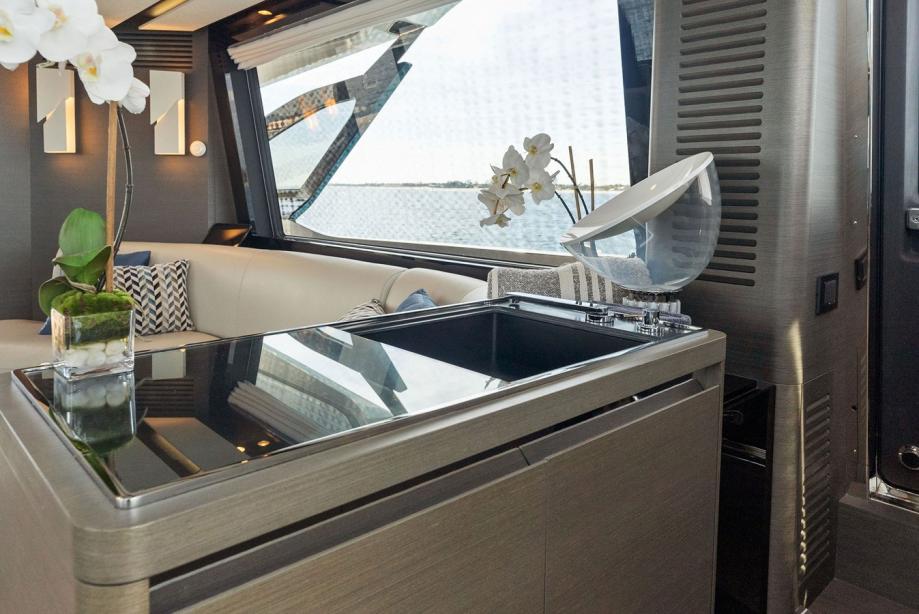 yacht Ocean's Se7en
