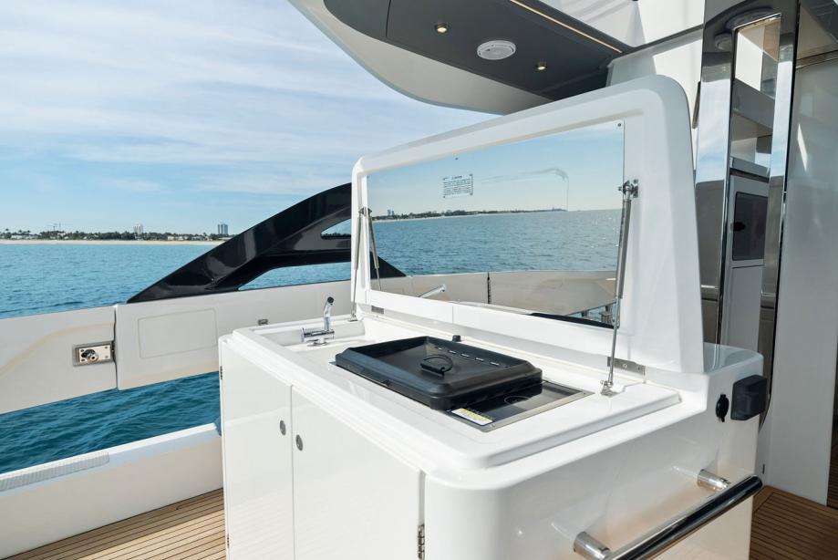yacht Ocean's Se7en
