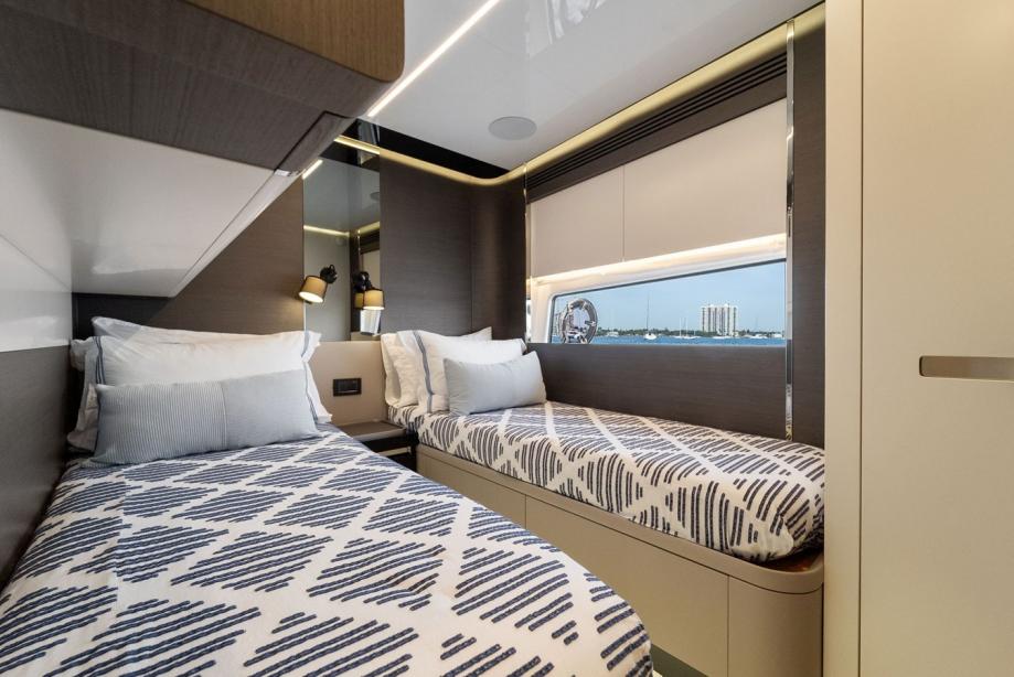 yacht Ocean's Se7en